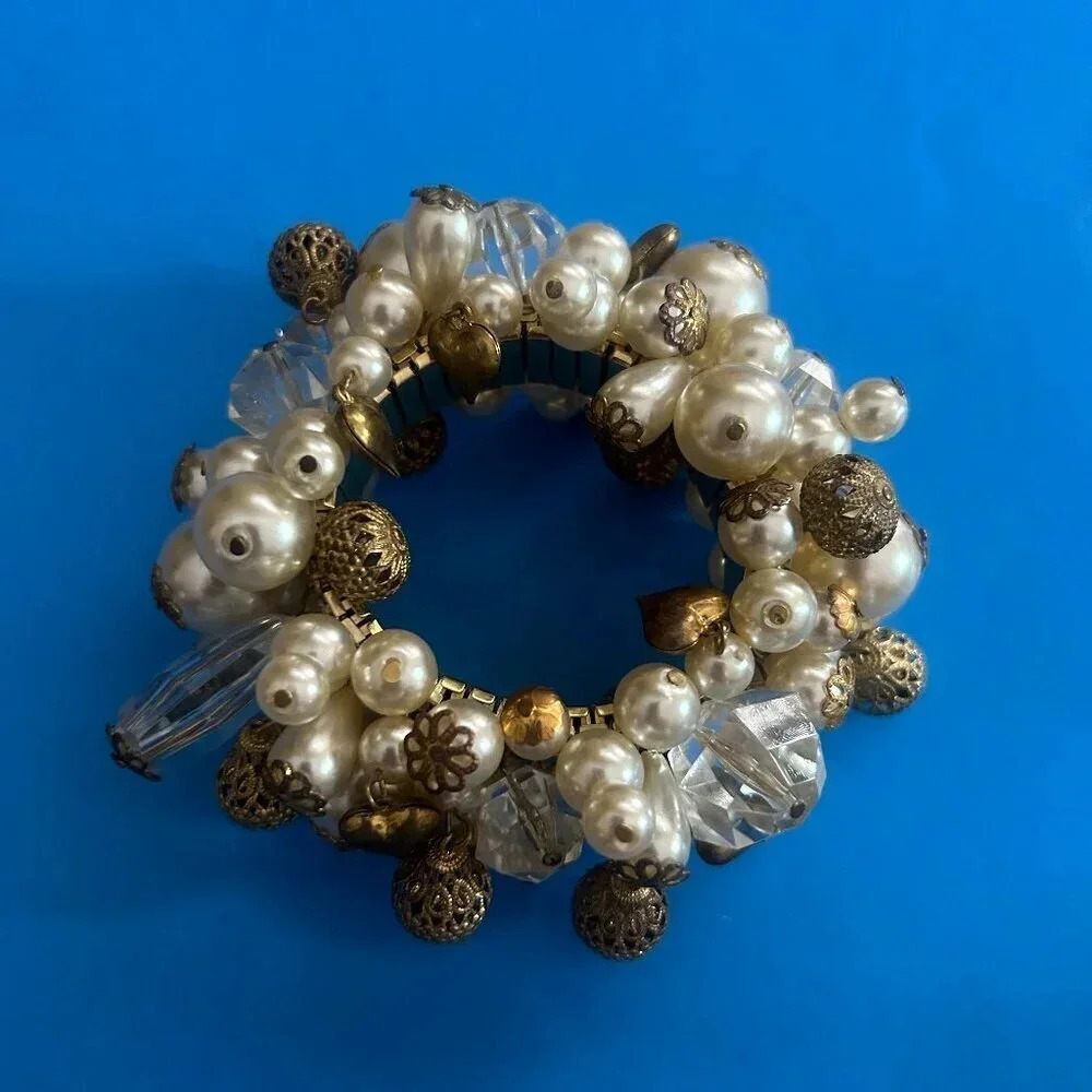 Vintage 80s Faux Pearl Filagree Gold Dangle Heart Stretch Bracelet